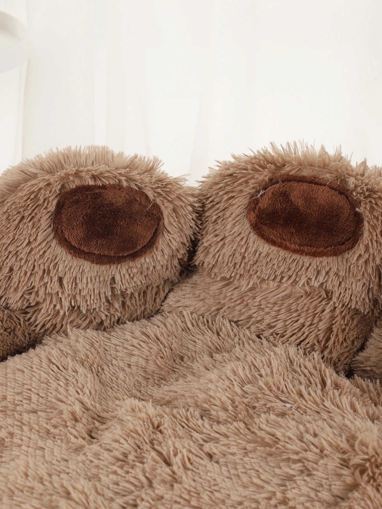 Cozy Paw Bed™ – Fluffy Comfort for Dogs & Cats