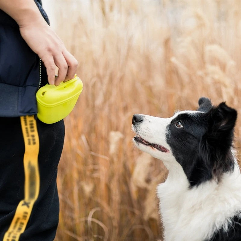 PawSnack™ – Portable Dog Treat & Training Bag